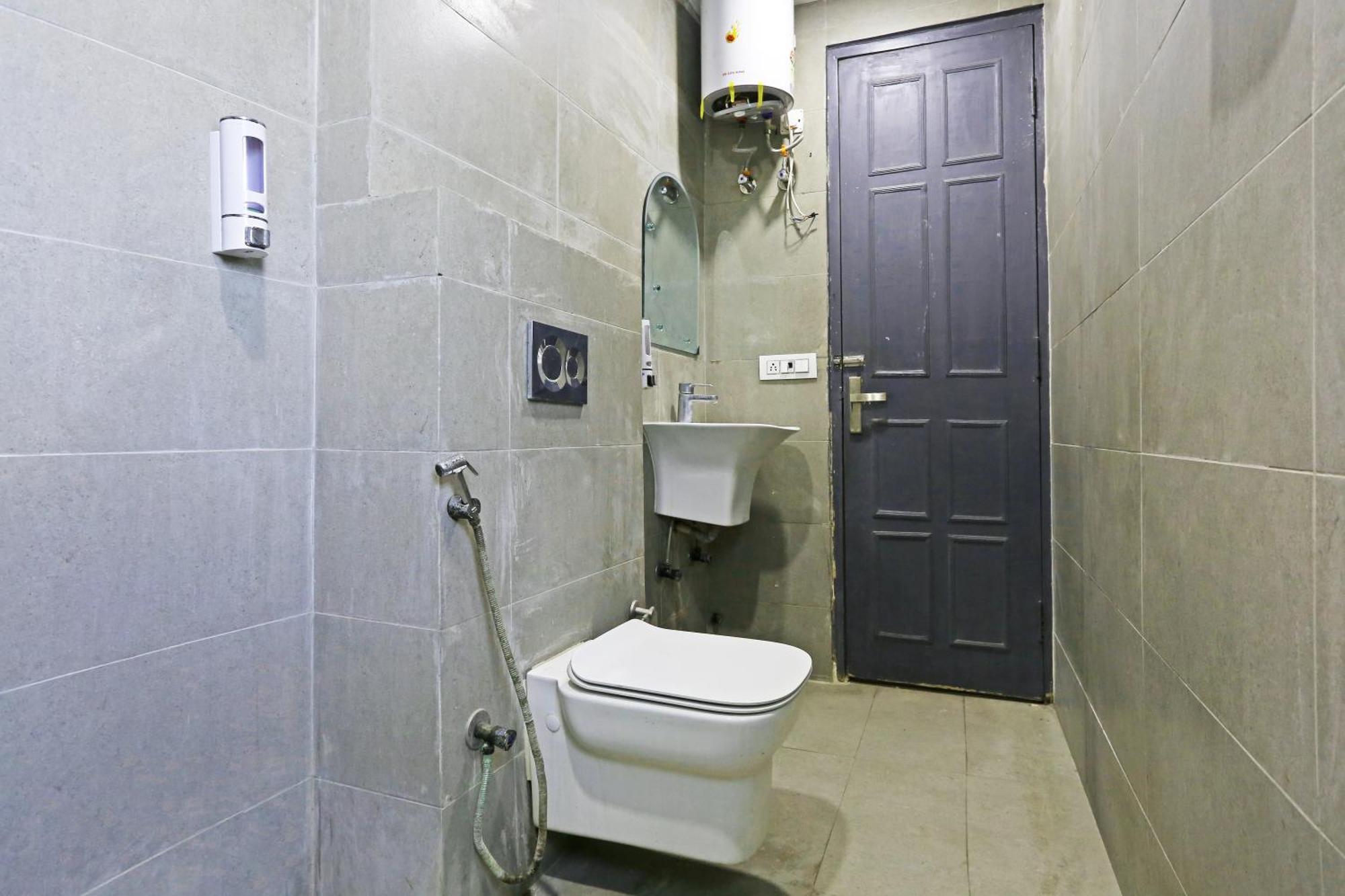 Hotel Twamev Residency Uttam Nagar Couple Friendly Delhi  Bagian luar foto