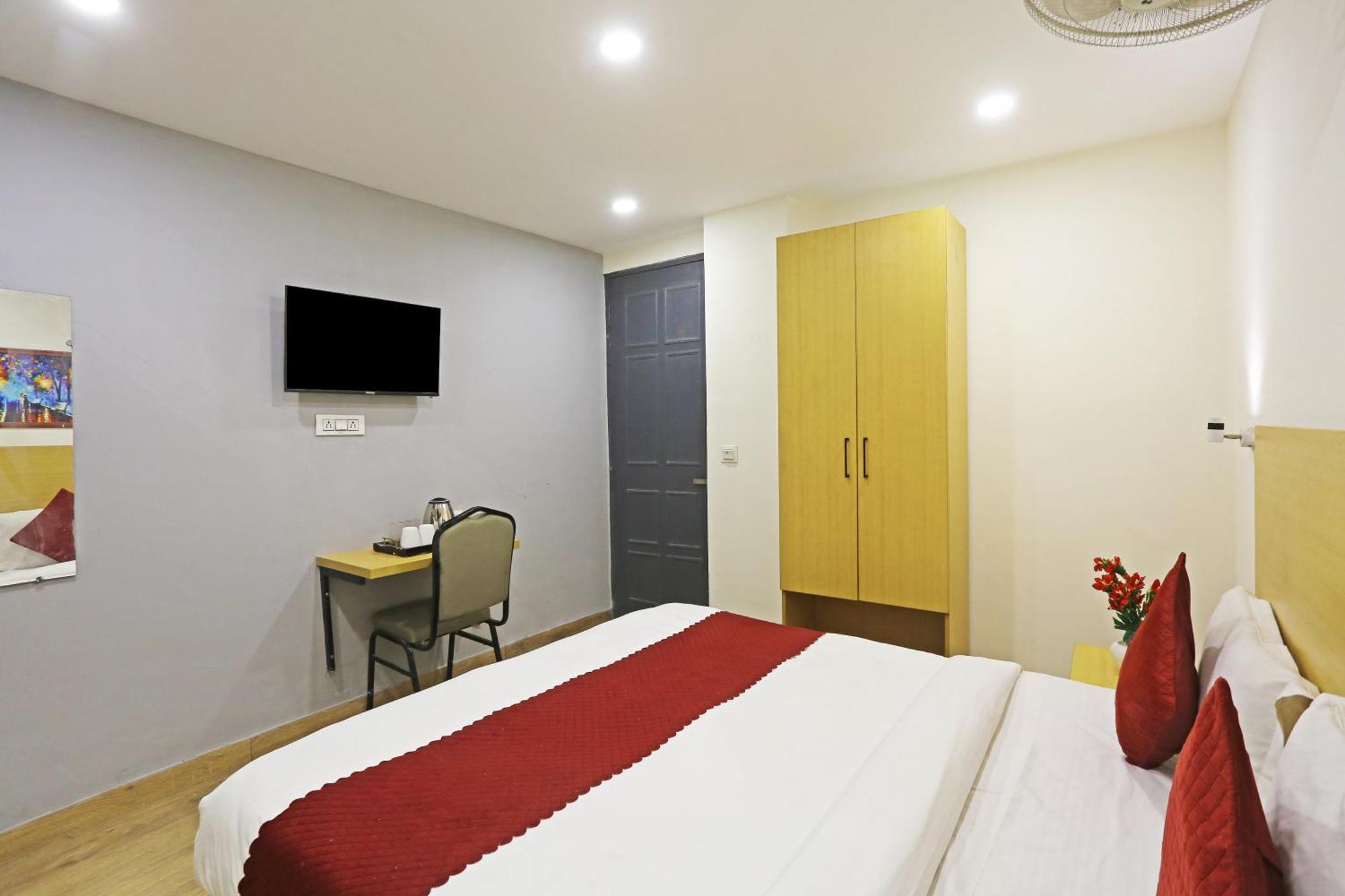 Hotel Twamev Residency Uttam Nagar Couple Friendly Delhi  Bagian luar foto