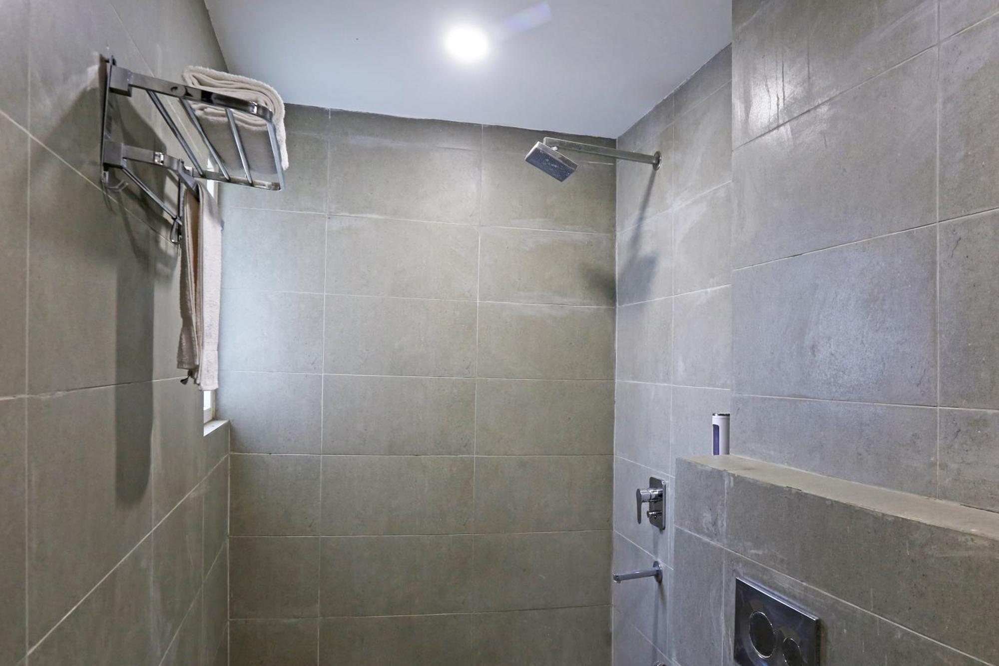 Hotel Twamev Residency Uttam Nagar Couple Friendly Delhi  Bagian luar foto