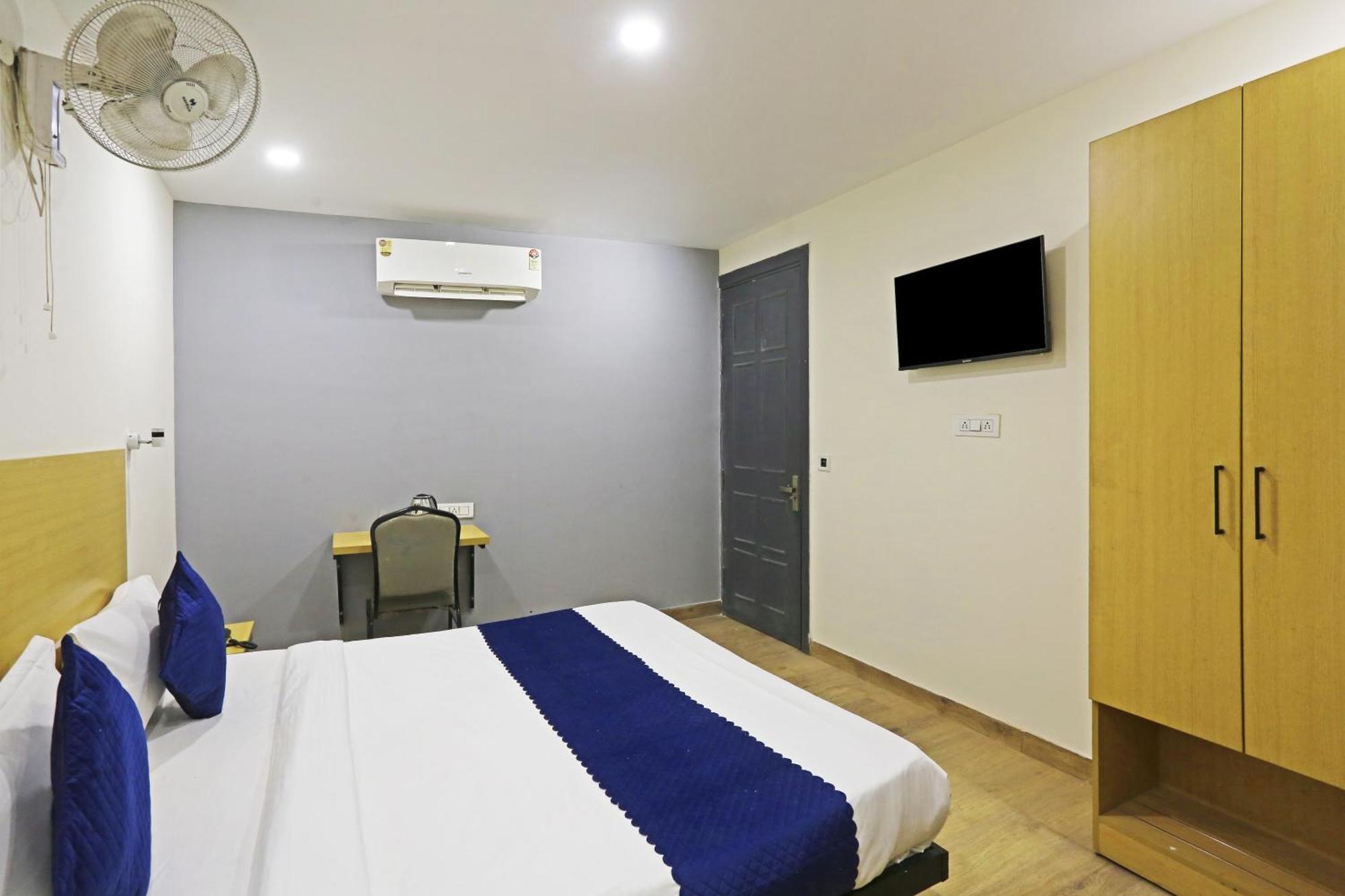 Hotel Twamev Residency Uttam Nagar Couple Friendly Delhi  Bagian luar foto