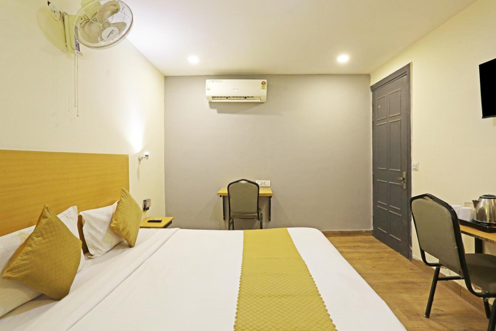 Hotel Twamev Residency Uttam Nagar Couple Friendly Delhi  Bagian luar foto